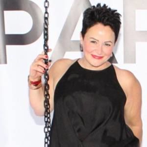 Meet your Posher, Dina